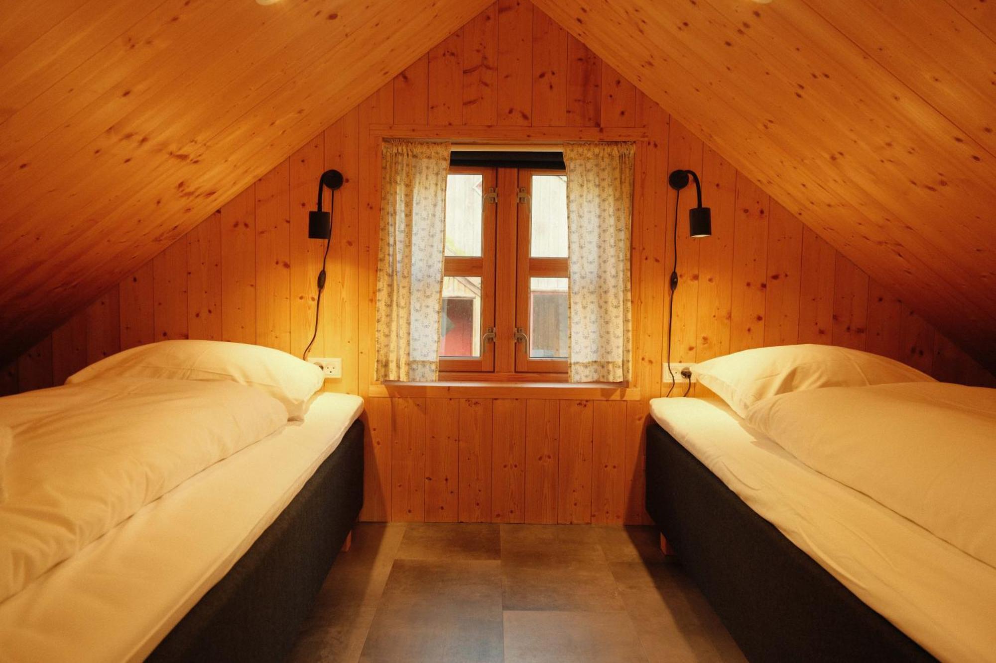 Mulafossur Cottages By Famous Waterfall In Gasadalur Zewnętrze zdjęcie