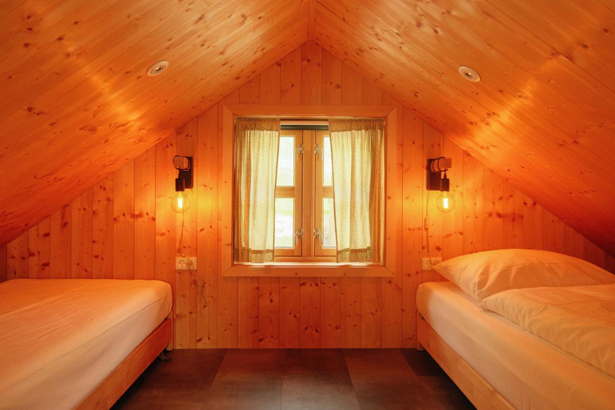 Mulafossur Cottages By Famous Waterfall In Gasadalur Zewnętrze zdjęcie